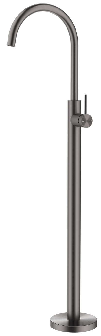 Mica Freestanding Bath Mixer